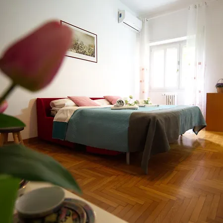Casa Franciska - Near Trastevere & Pamphili منزل للإقامة *